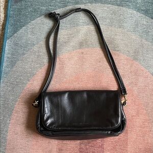 Stone Mountain Elegant Black Leather Shoulder Bag